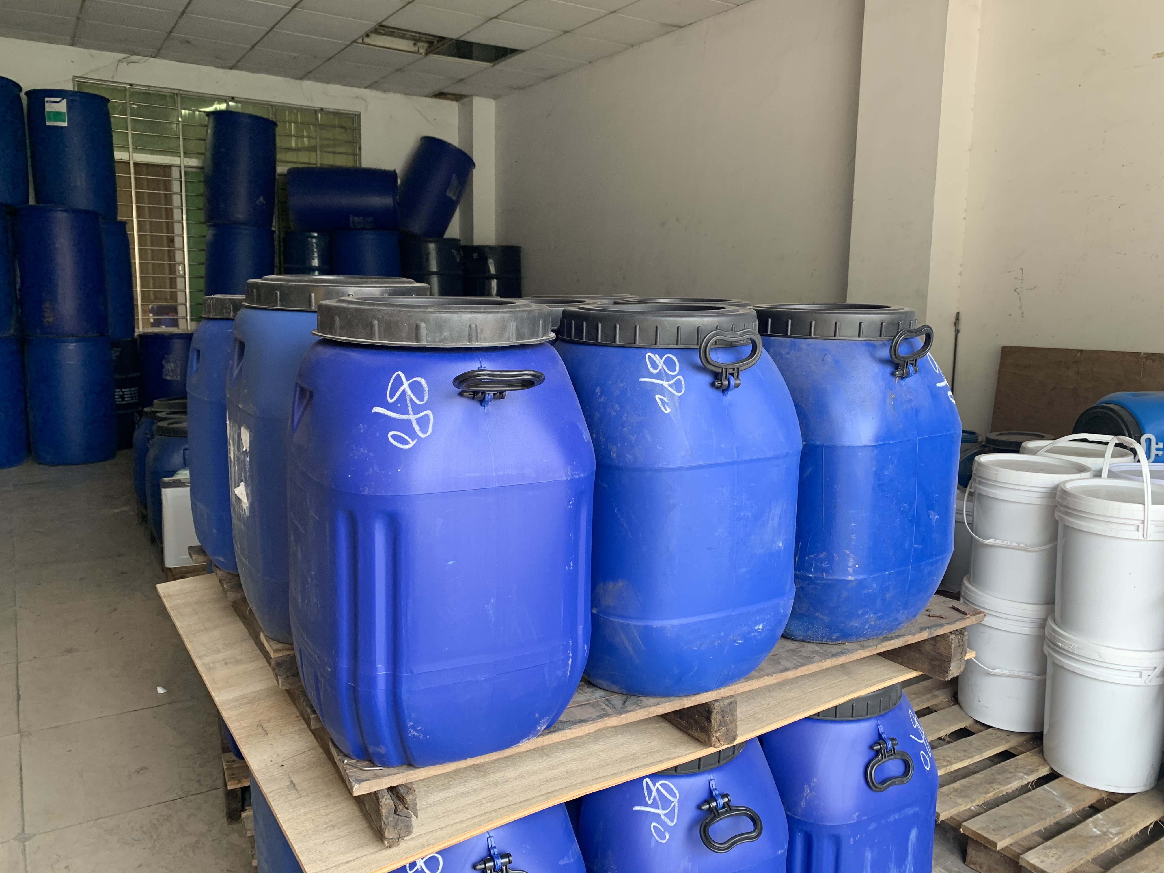 東莞易上膠紙塑膠水廠家直發(fā)