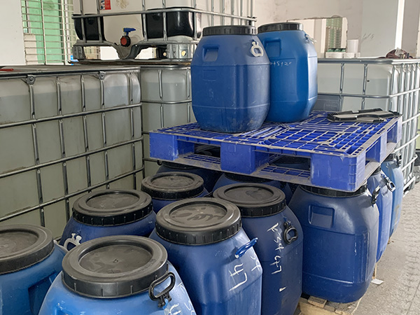 金立基禮盒膠發(fā)貨工廠現(xiàn)場